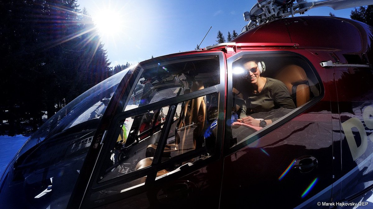 Petra Vlhová odletela do Špindlerovho Mlyna priamo z Jasnej 🚁👍🙂
tmr.sk/pre-media/tlac…

Petra Vlhová has flown from Jasná to Špindlerův Mlýn 🚁👍🙂
tmr.sk/media/news/pet…