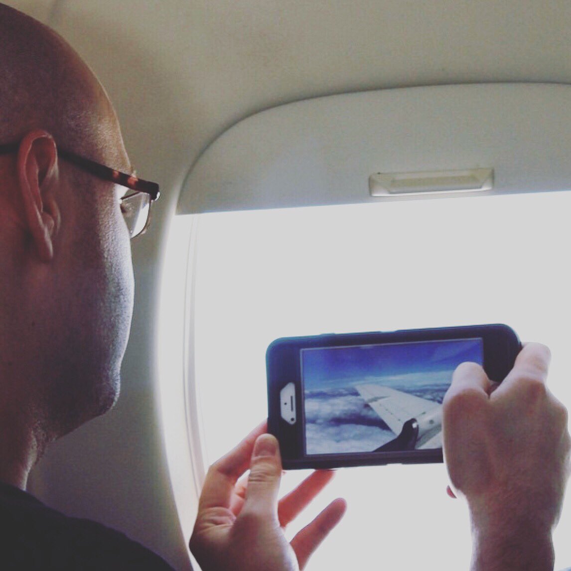 FlyViaAir's tweet photo. 🛫 This #WingViewWednesday, we want to hear from you!
📸 Share your favorite #WindowSeat views and tag us in your tweet!
#WingWednesday #WindowWednesday #ViaAirlines #FlyViaAir #ViewFromTheWindow #WingletWednesday #Travel #TravelPhotography https://t.co/K3SaQuWlTL