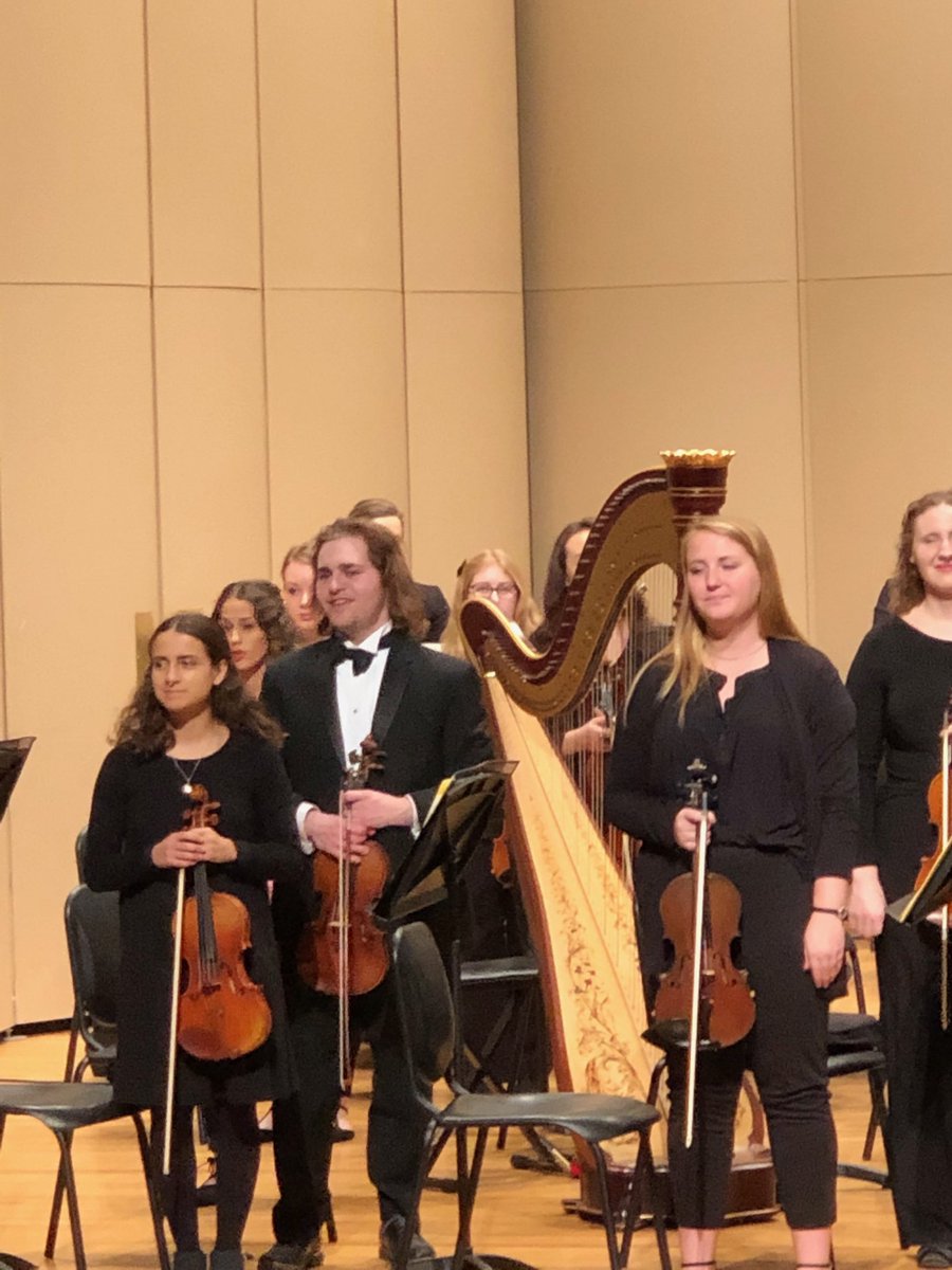 Bob_D_Jr's tweet photo. Hard to imagine it’s already been a four-year run with #ButlerSymphonyOrchestra @ButlerU! @ButlerJCA #MaestroRichardAuldonClark and #BU violinist in residence #LarryShapiro Proud #ButlerDad https://t.co/SOb3HhEOBW