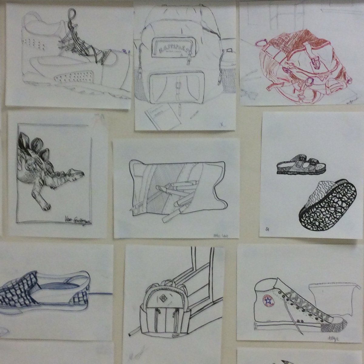 AFHSVisualArts's tweet image. Contour Studies... #PatrARTISTS drawing from observation. Me: You see lines very well! Student: Can I put that on a resume? Me: Investigators have to be great observers, so, yes! @AFHSannounce @ArtwithHarkins @JenCave_73
