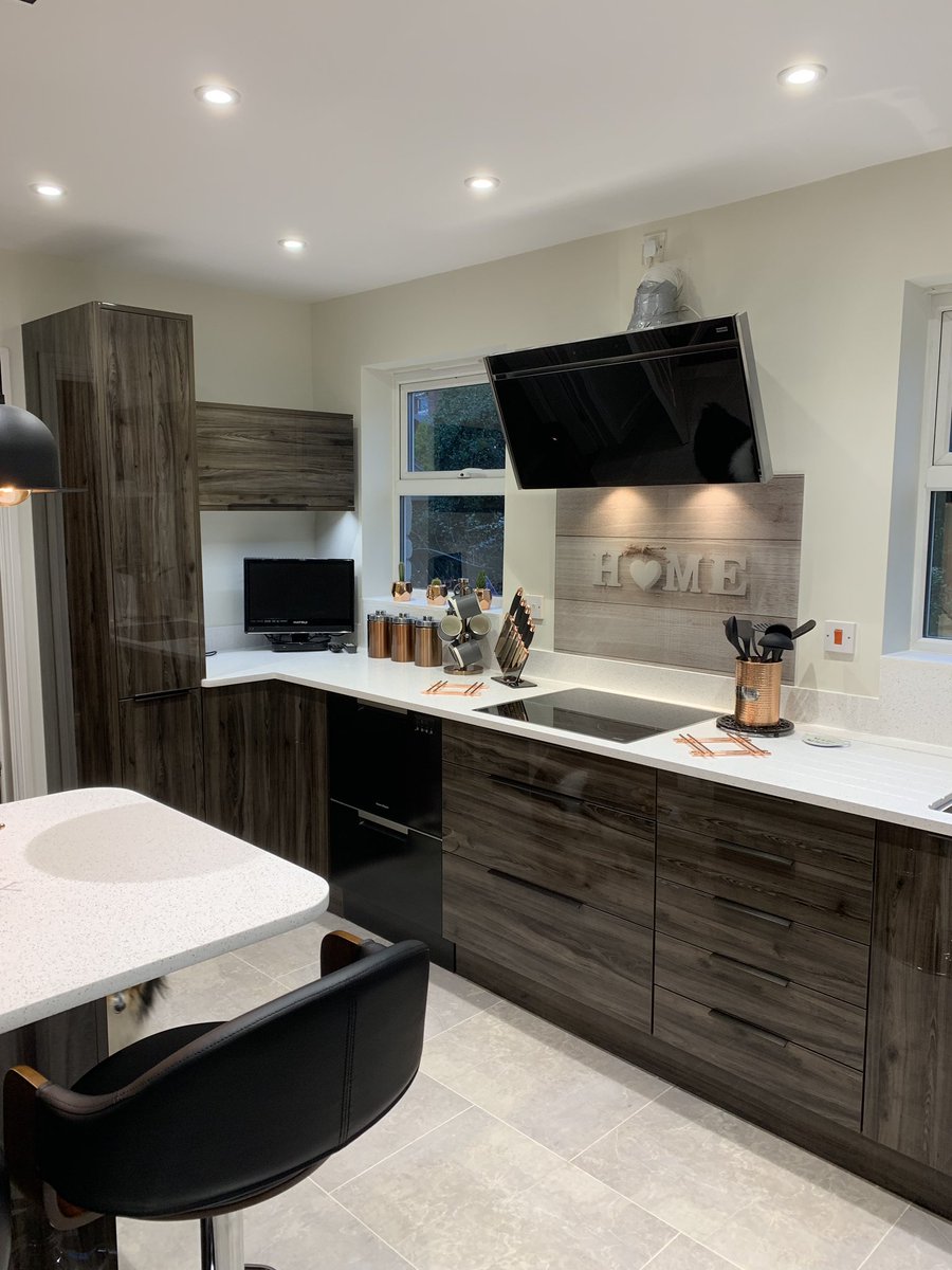 jsheppardandson's tweet image. Photos from one of our latest kitchen installations with products from @blumuk @bacomponents @karndeanUK @Karonia_Ltd @FrankeUK @HafeleUK @LDL_online