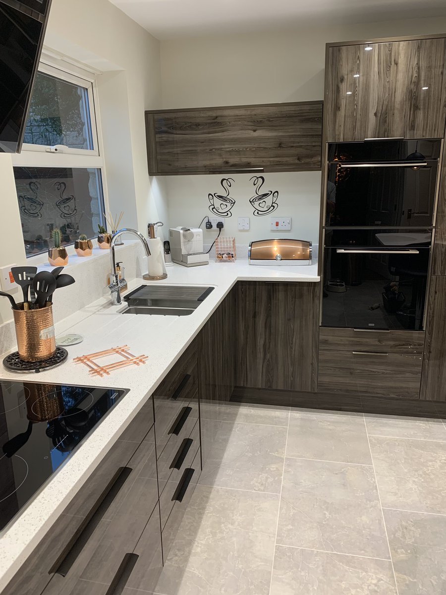 jsheppardandson's tweet image. Photos from one of our latest kitchen installations with products from @blumuk @bacomponents @karndeanUK @Karonia_Ltd @FrankeUK @HafeleUK @LDL_online