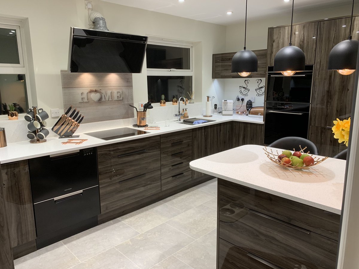 jsheppardandson's tweet image. Photos from one of our latest kitchen installations with products from @blumuk @bacomponents @karndeanUK @Karonia_Ltd @FrankeUK @HafeleUK @LDL_online