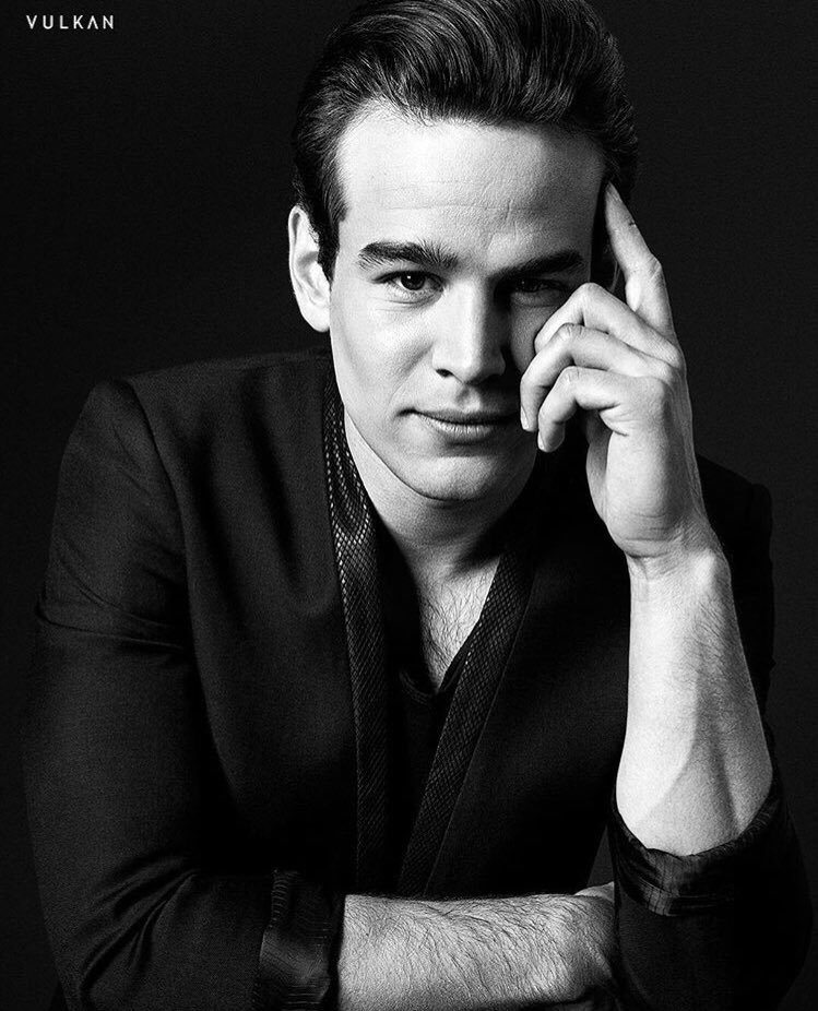 shadowstuff1234's tweet photo. ➰☺️ Follow Share &amp; Care ➰😘

#Shadowhunters #ShadowhuntersLegacy #SaveShadowhunters #ShadowhuntersSeason3B #ShadowFam #TMI #TeamEdom #claryfairchild #jaceherondale #Clace  #aleclightwood #magnusbane #Malec #izzylightwood #simonlewis #Sizzy #Seeliequeen #meliorn #Parabatai 💟🔃 https://t.co/aBzfjgXVkk