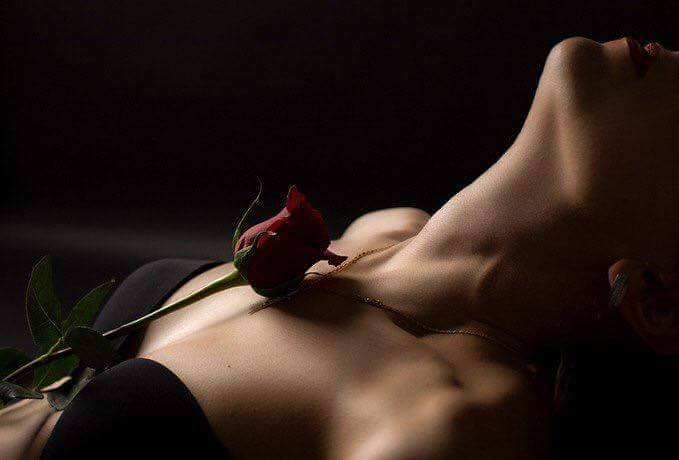 A veces,
estoy cansada pero nunca vencida
💋💋
#desolesymares