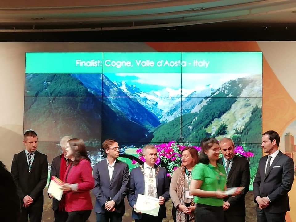 Ci riproveremo il prossimo anno 🤷🏻‍♂️ Siamo fra le prime 10 destinazioni in Europa ed essere fra le finaliste, in questa vetrina mondiale, é una grande soddisfazione! Complimenti agli amici di Bled, Slovenia 🇸🇮  per il 2 posto. Grazie @AlpinePearls per il sostegno #GreenDestination