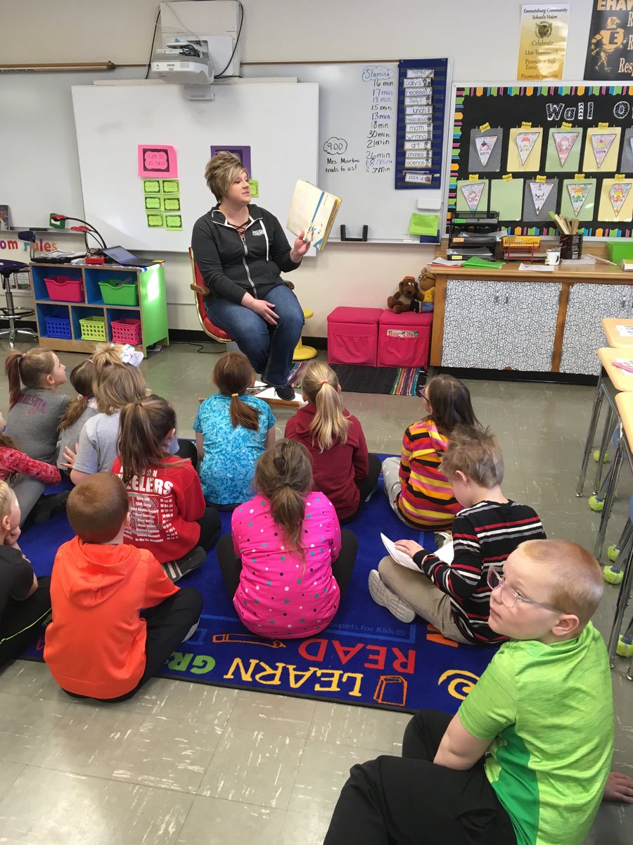 ehawkteach's tweet photo. Mrs. Jackson’s class enjoyed a Dr.Seuss book with Mrs. Martini!#ehawkpride https://t.co/X5tJrROdwW