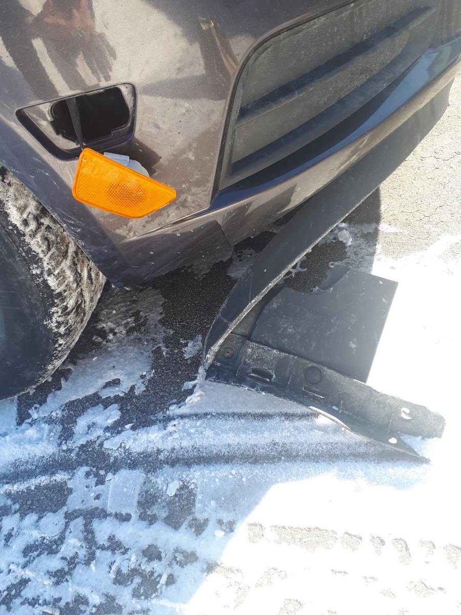 devonlindsay's tweet photo. @cityofhamilton My mother hit a "ice bank" on corner of a street because snow removal wasnt done!!! Damage to her car!! She cant afford to fix this! ITS UR LACK OF ROAD CLEARING!!
#cityofhamilton #snowremovalfail https://t.co/FZucjFW9kO