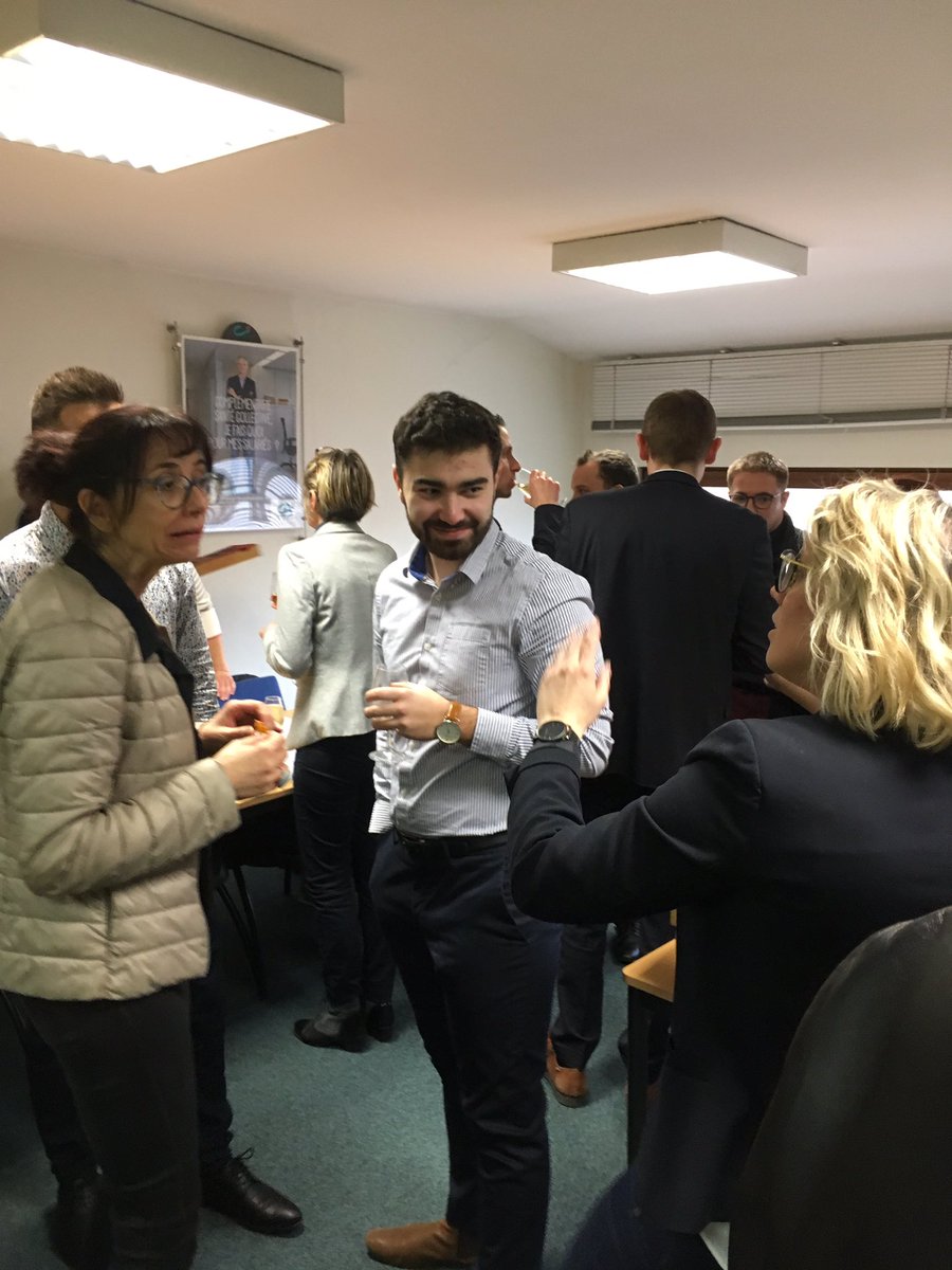 <a href="/ca_centrest/">Crédit Agricole Centre-est</a> .
Réunion de lancement Collaborateurs sur le Schéma de la relation client sur l’EA des Grands Crus : plus de réactivité , compétences tout en collectif pour délivrer une expérience client incomparable .