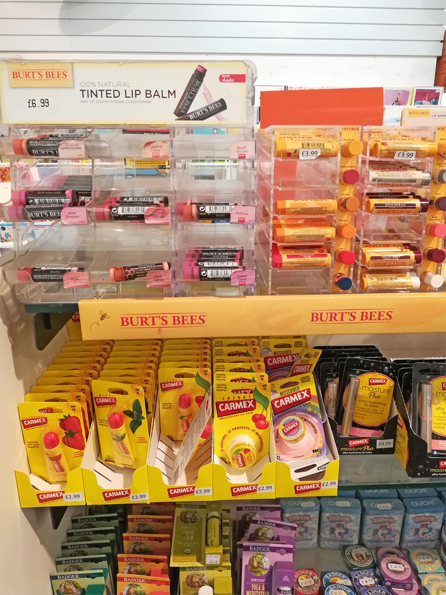 Os ydych chi’n chwilio am falm gwefus o ansawdd da, bydd cynnyrch Burt’s Bees yn rhoi’r holl faetholion angenrheidiol i’ch croen!

If you are looking for a good quality lip balm Burt’s Bees formulations will support your skin with the nutrients it needs!