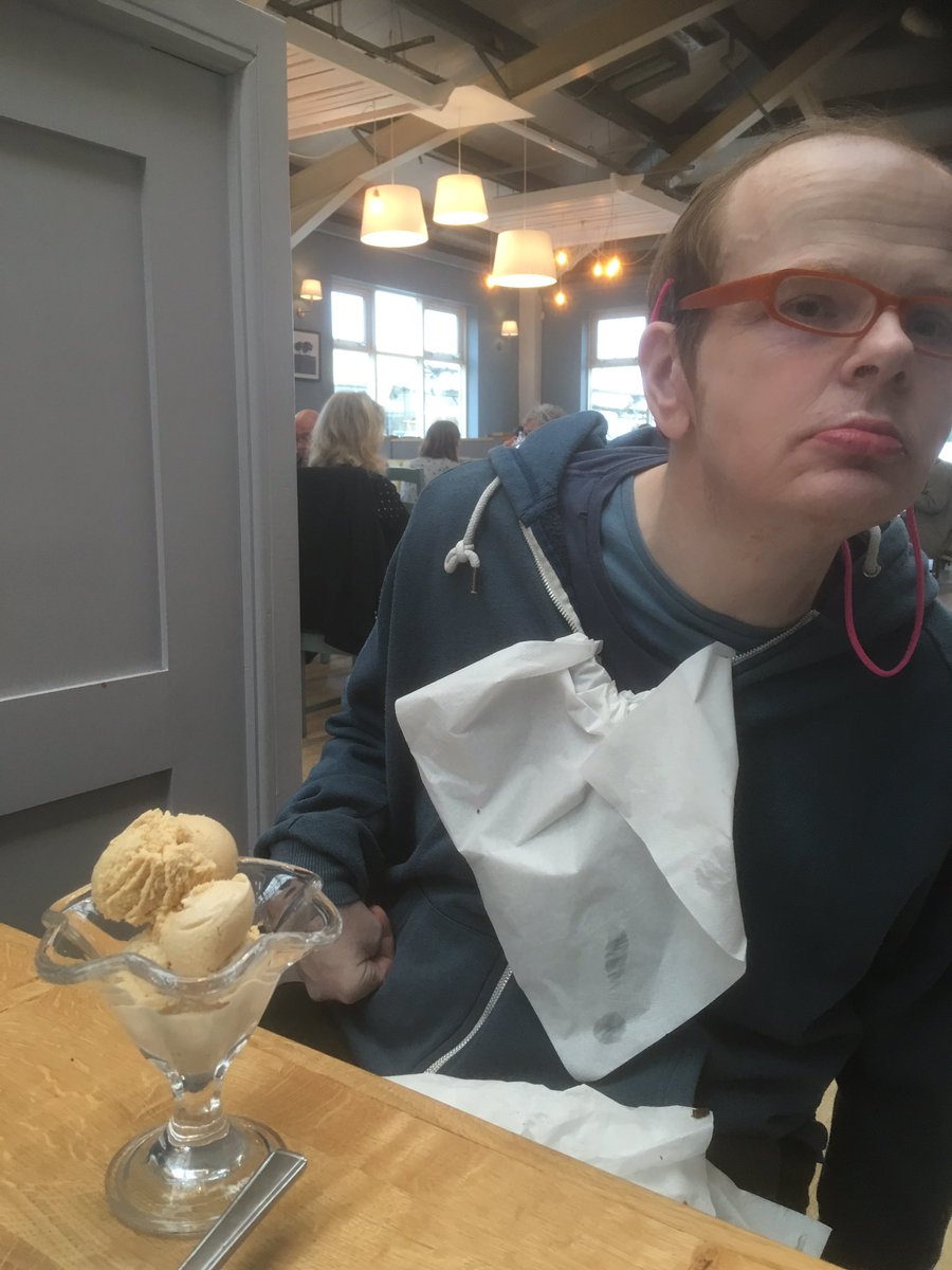 jaq421's tweet photo. Things look better through an icecream prism ? #thisiscaring #thisishuntingtons https://t.co/XsEN2oFJD6