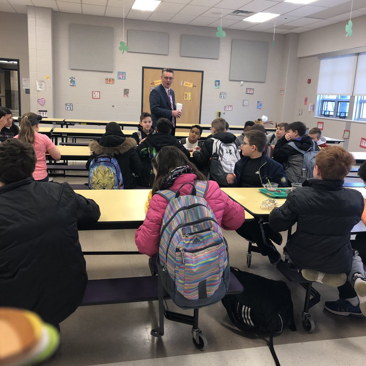 PBSD_FoodDept's tweet photo. What a wonderful way to start Wednesday! #NationalSchoolBreakfastWeek #Healthyeating @pbsdsupt https://t.co/93uU5h1gXp
