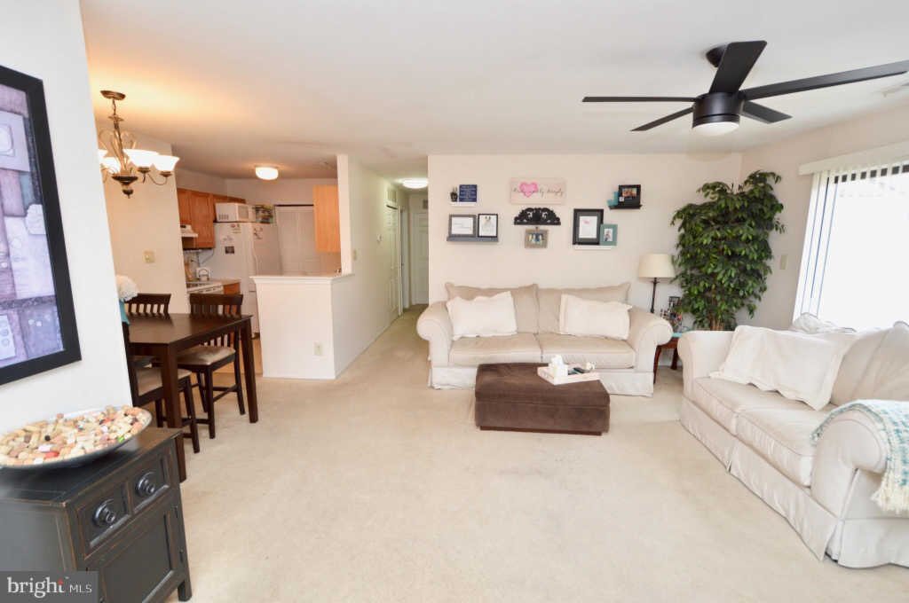 JonCohenTeam's tweet photo. Great new listing, 2nd floor condo with balcony; 2 beds/2baths, easy access to Voorhees Town Center and PATCO.
.
.
.
#voorheeslisting #voorheesrealestate #forsale #njlistings #condoforsale #voorheesnj #NJrealestate https://t.co/60R5W8WEU1