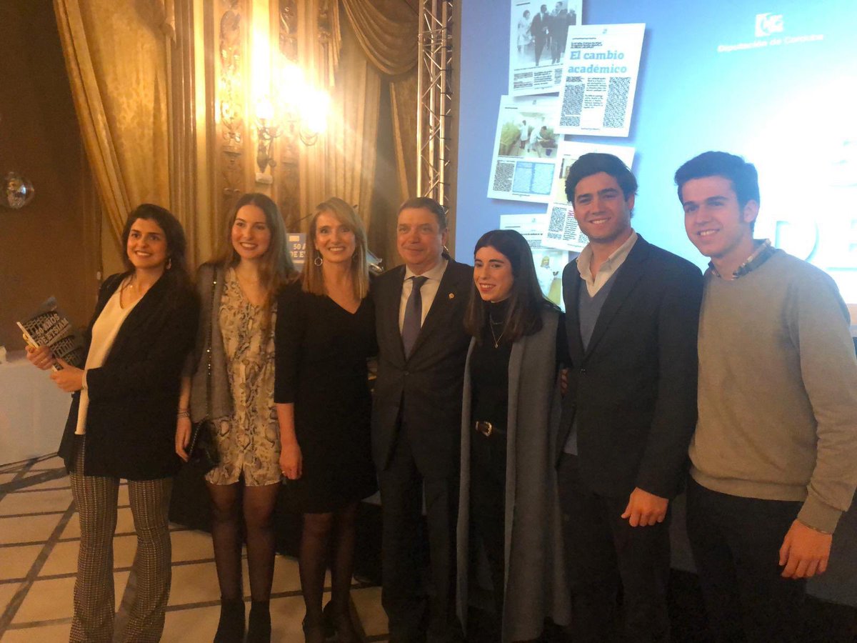 RosaGallardo15's tweet photo. Nostalgia del futuro... Gracias a ⁦@LuisPlanas⁩ por confiar en nuestro futuro... Hay futuro en la ⁦@ETSIAMCordoba⁩ ⁦⁦@ConsejoETSIAM⁩ https://t.co/kczdsIGAtj