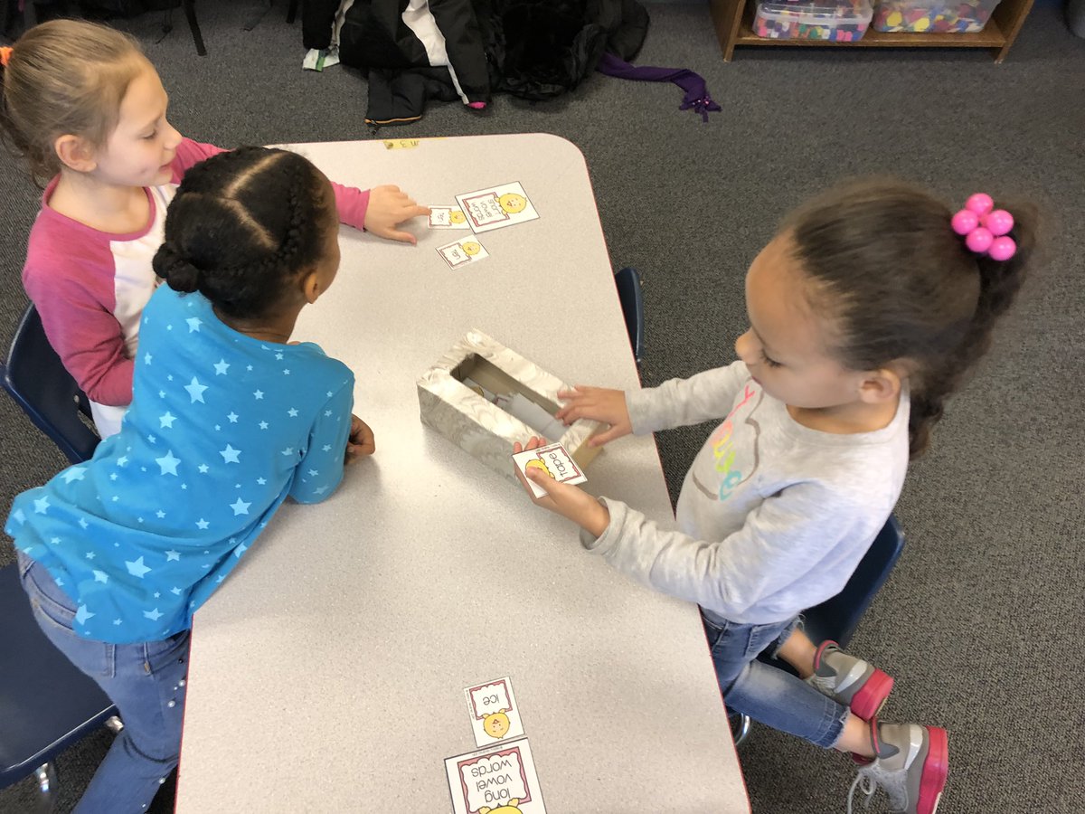 Practicing reading and sorting long and short vowel words