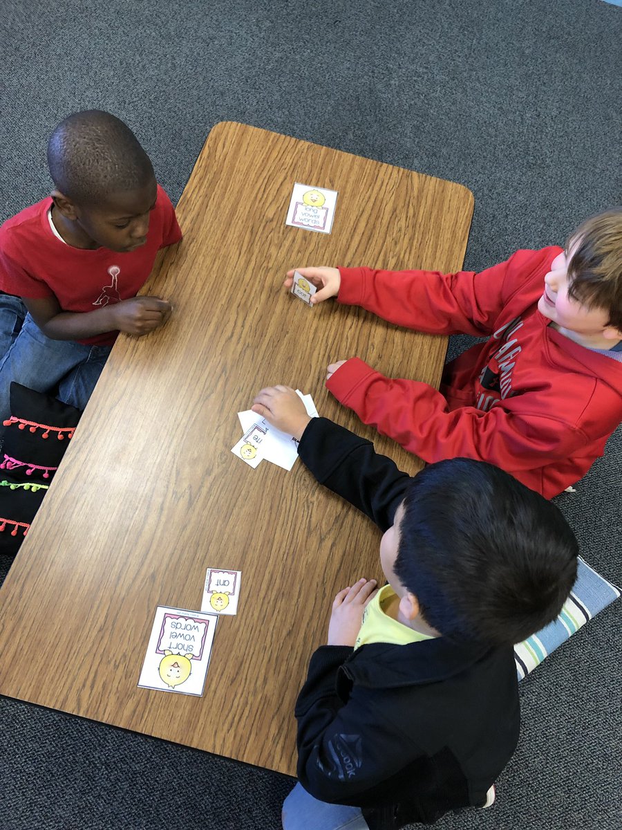 Kesars_peacocks's tweet photo. Practicing reading and sorting long and short vowel words https://t.co/Hix2ONzHla