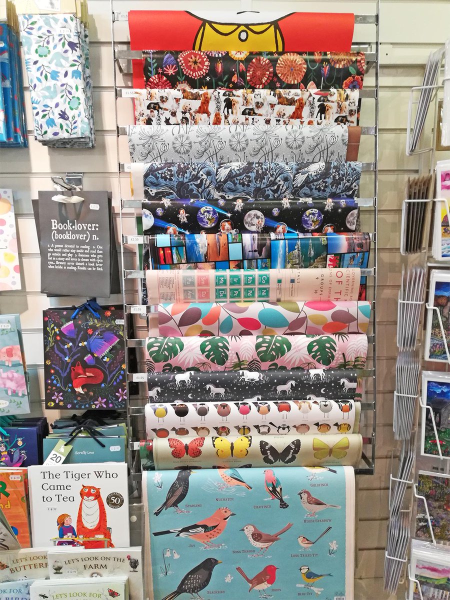 Mae gan ein siop Crefft a Dylunio ddetholiad arbennig o bapur lapio hardd ac unigryw.

Our Craft and Design shop has a great selection of beautiful and unique wrapping paper.