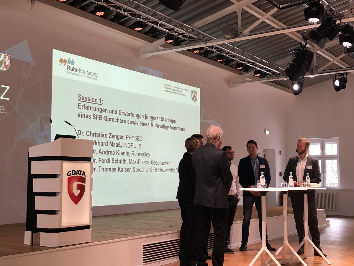 oweimann's tweet photo. Es passiert was im Ruhrgebiet! #RuhrKonferenz heute Transfer aus der Wissenschaft... es geht darum möglichst viele neue Teams für den #RuhrSummit und die Zukunft der Region aufzubauen 🤘 https://t.co/aU5FaCMg1W