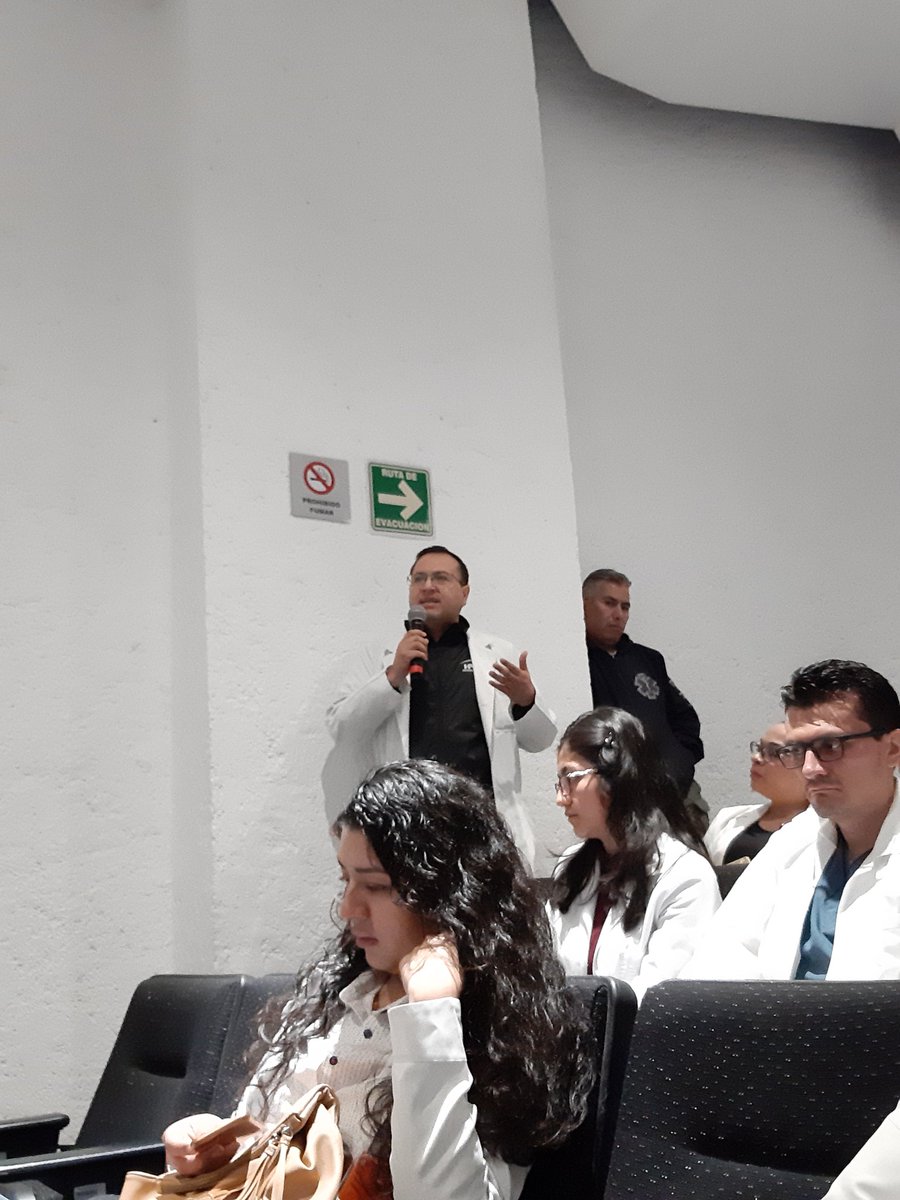 El día de hoy nuestro servicio presentó un caso de Ca urotelial plasmocitoide en la Sesión General del Hospital. Ésta fue impartida por <a href="/muruato_araiza/">Sebastian Muruato</a> y coordinada por <a href="/mcantellano/">Mau Cantellano</a>. Contamos con la participación de @DiegoPreciadoE, urólogo oncólogo egresado de nuestra escuela.