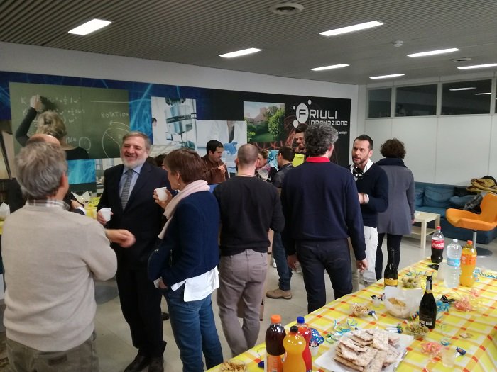 FriuliInnovazio's tweet photo. Anche noi abbiamo festeggiato il martedì grasso: Aperitivo in maschera con gli insediati! 🎉🥳
@Foxwin_eu @info_factory #CheckUp @sunreport #Nachste #IGATech https://t.co/zE1FzuNz5J