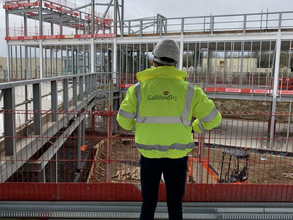 JoinCoTrain's tweet photo. This is Sam McCoy, a CoTrain Site Manager Apprentice, working with Galliford Try in Milton Keynes #NationalApprenticeshipWeek
@gallifordtry @SCFconstruct #CoTrain #NAW2019 #GallifordTry #MiltonKeynes https://t.co/yYGtQpRJzq