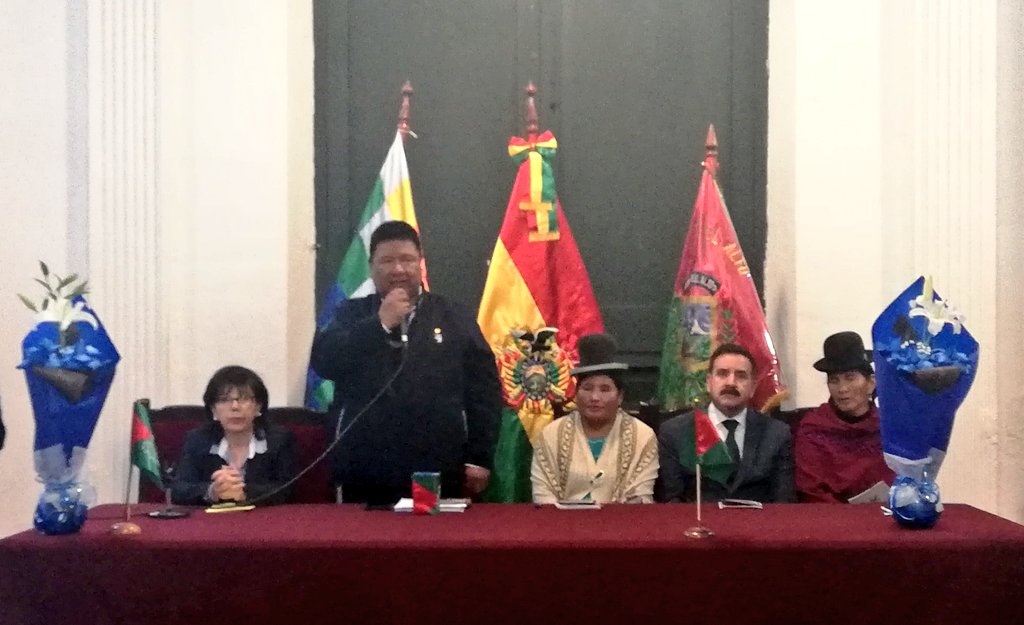 SenadoBolivia's tweet photo. Dip. #JorgeChoque, Jefe de Bancada de #LaPaz: #ElAlto es una ciudad científica y tecnológica que va impulsando el crecimiento de toda #Bolivia.
Ch https://t.co/jxKHitMmvR