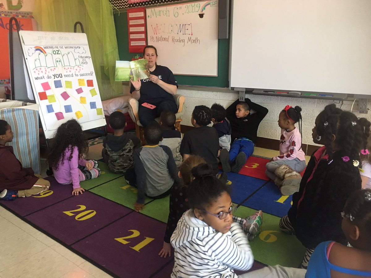 MrsLewisPLV's tweet photo. Thanks for being a guest reader in Room 28, Mrs. Warman!! 📚 #GuestReader #PolarPride #WonkyDonkey #Again #NationalReadingMonth @MrsWarmanPLV https://t.co/TQVrsLcTHH