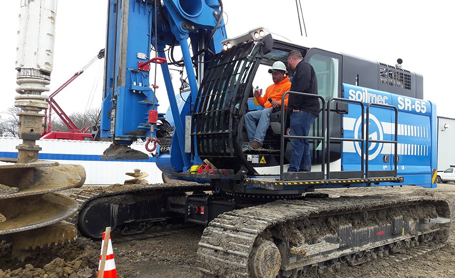 Dealer American Equipment &amp; Fabricating was proud to host an open house this past February. Customers were introduced to #Soilmec new SR-65 EVO. After learning about the machine, customers were able to see the machine at work!
#YourSolutionProvider #50Anniversary #MuddyBoots