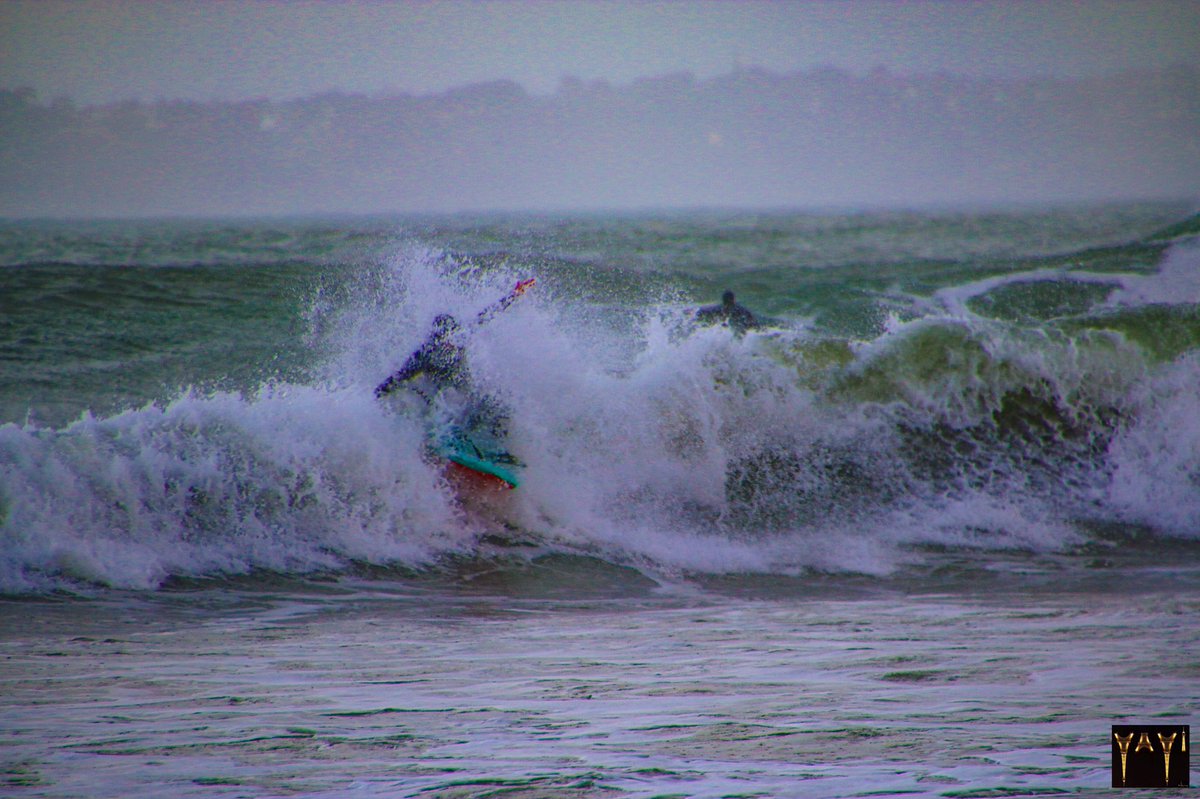 reivaxstgo31's tweet image. Avec ces grands vents! Les #surfeurs se sont éclatés ces derniers jours sur la plage de #porsarvilliec à #Locquirec #finistere #Bretagne @regionbretagne @finistere_29 @FinistereTour #surf 😍🌊🏄‍♂️