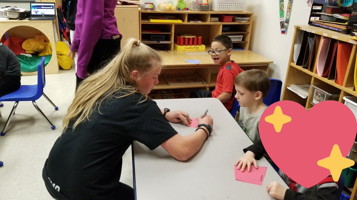 icardap's tweet photo. We're love our high school friends! Thank you for coming! #hickoryschools #hickoryprek #tinytornadoes #redshouse https://t.co/MCWPh6tWbx