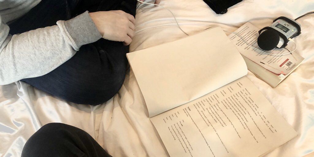 breadandgeller's tweet image. Hard to believe this recording studio is actually just Ellie’s bed 😎💸