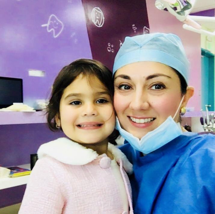 Fdn4theChildren's tweet image. Happy Dentist Day to our head of #pediatricdentistry, Dr. Bonilla! She may oversee the #dentalprogram at the hospital, but her #1 job is our patients #beautifulsmiles #teethcleaning and teaching them great #oralhealth!  Sponsor a child and donate at usfcc.org