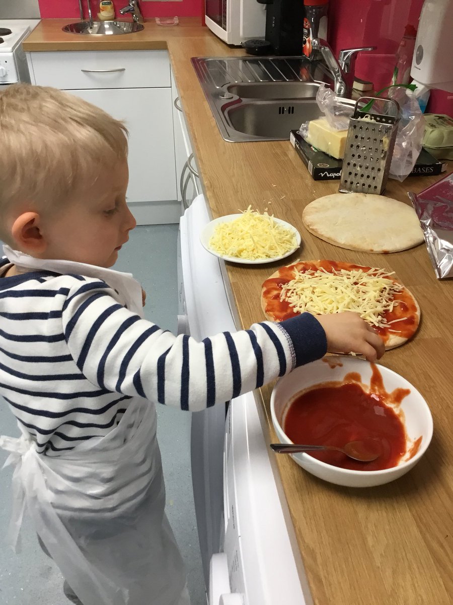 BoghallPSch's tweet image. The children enjoyed cooking both indoors and outdoors today, making yummy pizza indoors and ‘chocolate cake and strawberry milkshake’ outdoors! 🍕🍫🍓 #settingthetable #boghallnursery #freeplay #discoveringtheworldthroughplay