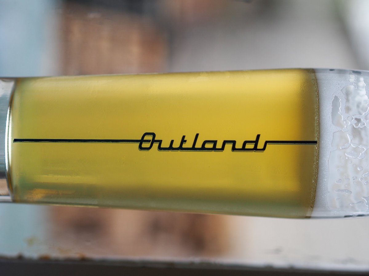 Outland_Brewery's tweet photo. Roh, à l'état brut. En collaboration avec nos amis toulousains de @LeBarallel, notre toute première "Brut Pils" bientôt disponible...

#Roh #Raw #Brut #Pils #BrutPils #CraftBeer #BièreArtisanale #ImRozustand https://t.co/kzprpR0Qt3