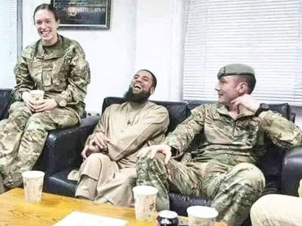 amaly453's tweet photo. الضابط جون كلود يعود الى  وظيفته في المخابرات الفرنسية بعد ان انهى مهمته كشيخ في داعش كما عاد العديد من الدواعش الى مكانتهم في المخابرات الايرانية بعد تنفيذ اخطر مؤامرة بخطة دولية مدمرة لاهل السنة والجماعة وبلدانهم ومقدساتهم ومقومات حياتهم فهل  ادركت الامة  ذلك
#الاجوان_المسلمين https://t.co/CfVu9HPG8w