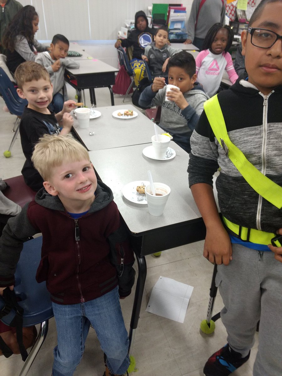 MirandHittmeier's tweet photo. Hot chocolate day! A few weeks ago we wrote step by step directions on how to make hot chocolate with our favorite toppings! We have been waiting for the perfect day to enjoy our recipes 😊 @BurneyElem #buildingcommunity #friendships https://t.co/FgH6fycKzc