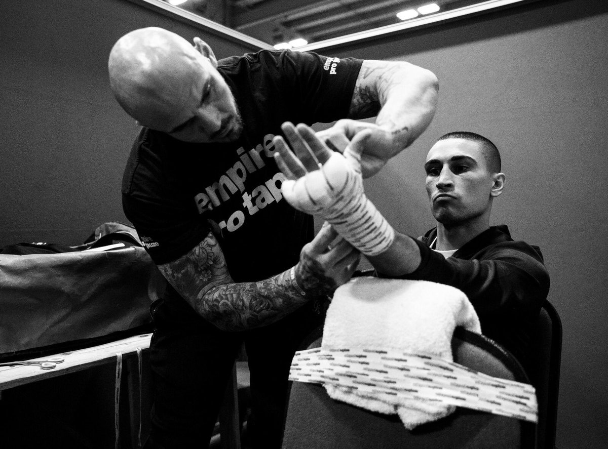 OneEmpireJamie's tweet photo. Collecting belts for fun this lad!! @_JordanGill #beltcollector #strapseason #thethrill #cutman #handwraps #empire #protape #thetapeofchampions #bbboc #approved #glovetape #coldwellboxing ๐๐ผ๐ฅ https://t.co/elFl5vwx9T