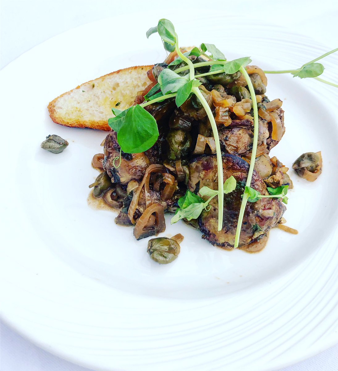 StVillaLtd's tweet photo. Oh these dishes taste so good. Come and try our midweek 12.95 set lunch and early bird evening menu. Business, pleasure or a good excuse for a pre or post cinema bite to eat. Served Monday - Friday. See you soon.
#setlunch #setdinner #menu #stalbans #stvilla #foodgoals https://t.co/hDTGvcocYM