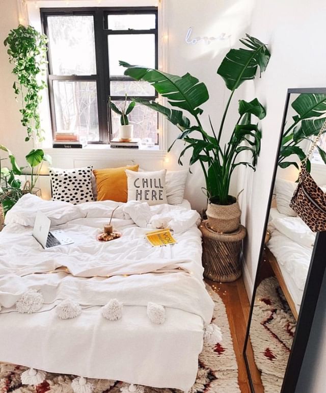 shophesby's tweet photo. Can always count on @viktoria.dahlberg bringing us all of the cozy home vibes 😍
.
.
.
.
.
#plantsmakepeoplehappy #boholuxe #apartmenttherapy #bohemianhome #bohohome #bohoismyjam #currentdesignsituation #finditliveit #finditstyleit #foundforaged #houzz #ihavethisthingwithrugs… https://t.co/hmnLGna5nE