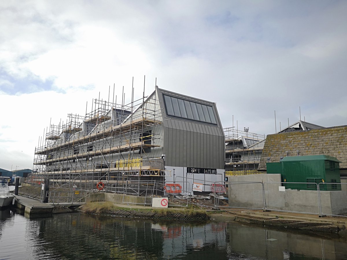 AshDalton3's tweet photo. Great to see the scaffolding coming down at Lady Bee Enterprise Centre and loving the architectural detailing of the "fish scale" zinc cladding. @ECEArchitecture
@shoreham_port @MacConvilles @AFPilbeam . #theviewcouldbealotworse #poolsideoffice https://t.co/eKaCLZP7fz