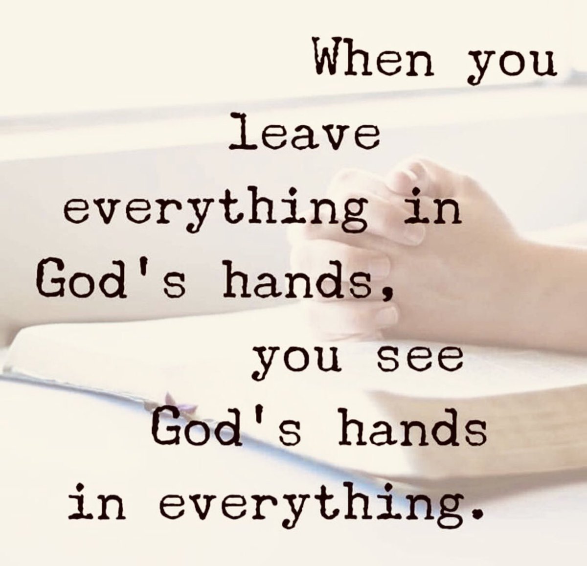 Angie_lefty22's tweet photo. #GodsHand
#GodControlsAll
#GodsBeauty
#GodsPlan https://t.co/lMqn1kuV0K