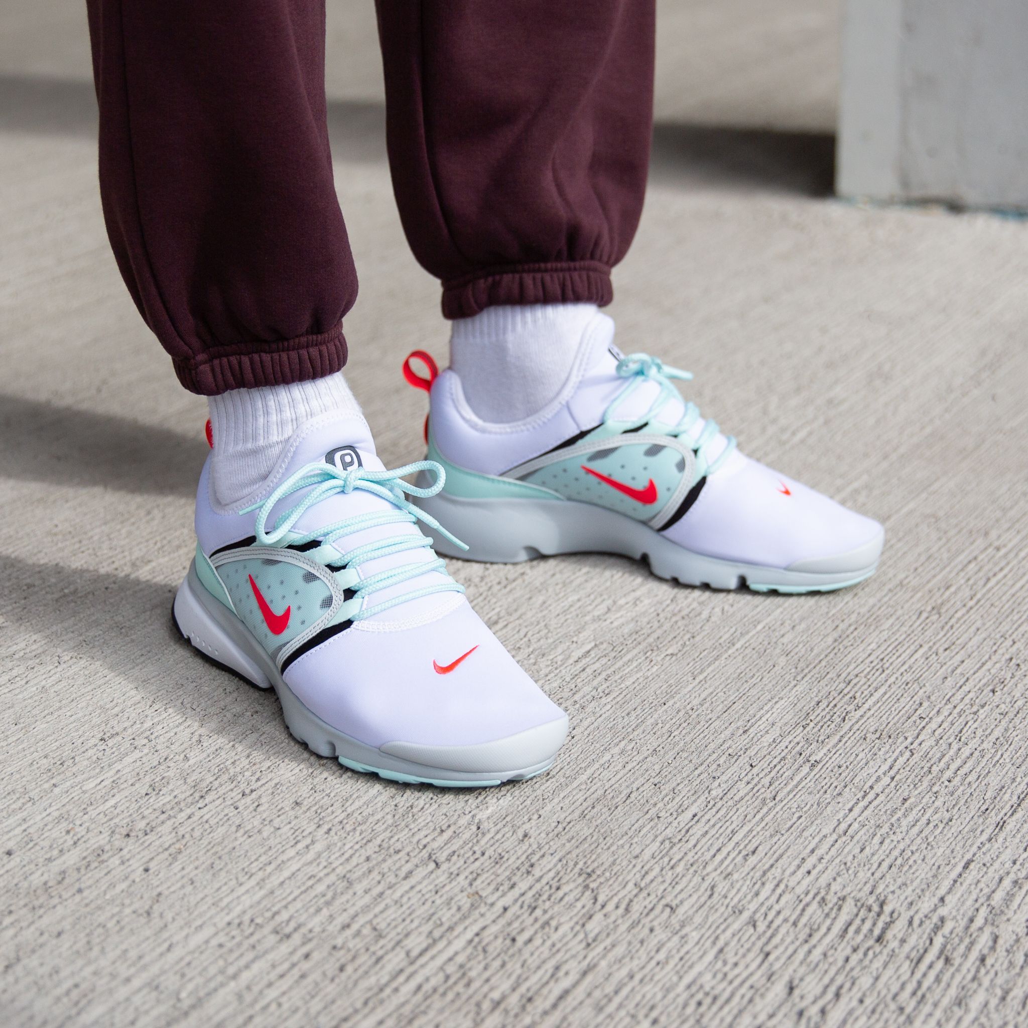 Titolo on X discover the Nike Presto Fly World in White Oriental Poppy Skylight Black get your pair https t BgPn2PA57n US 7 40 US 12 46 style code AV7763 100 nike nikepresto presto