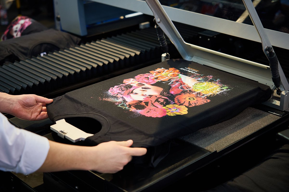 Salon_CPrint's tweet photo. Revivez, en images, l'édition 2019 du salon #CPrint : 
https://t.co/hqkE6xn96a
#cprint2019 #print #cprint19 #personnalisation #imprimeur #impression #design #creatif #graphique #salon #evenement #deco #decoration #textile #innovation #retail #packaging https://t.co/Dk91EJkyma
