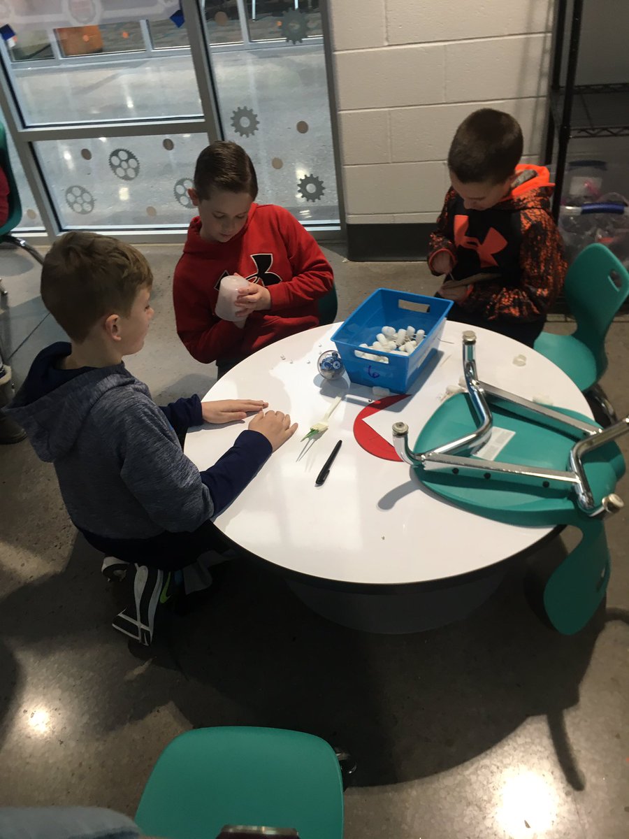 mslatchity's tweet photo. Engineers in @FunInGrade4  class prepare their @SpheroEdu Battle Bots! #ssdpride #warriorsconnect #EHECreates #MakerEd #innovate https://t.co/YOub9qvcMX