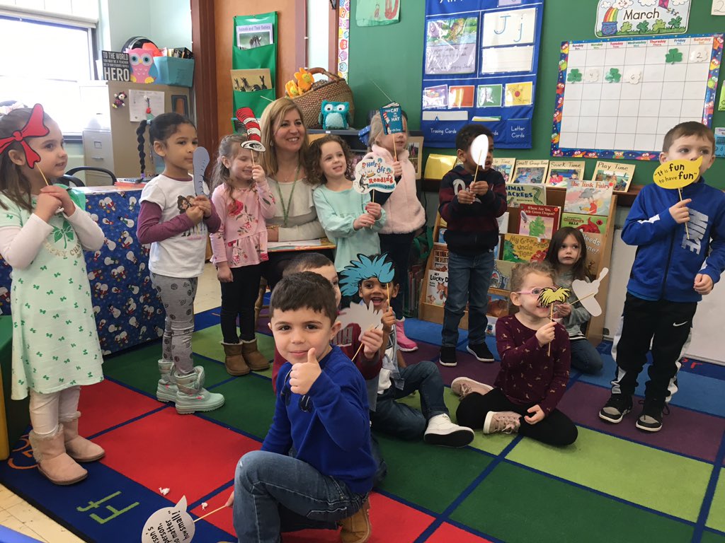 Galligan Principal Mrs. Jones reads in  Room 11 with Mrs. Pereira’s class today as a part of Read Across America 📚 <a href="/GalliganGators/">Galligan School</a>