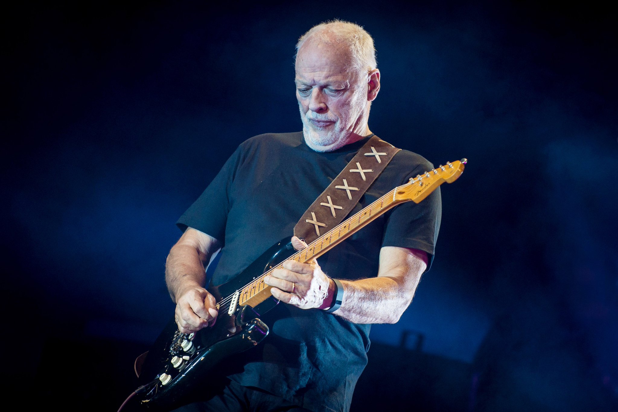 Happy 73rd Birthday to legendary axe wielder David Gilmour! Shine on you crazy diamond! 