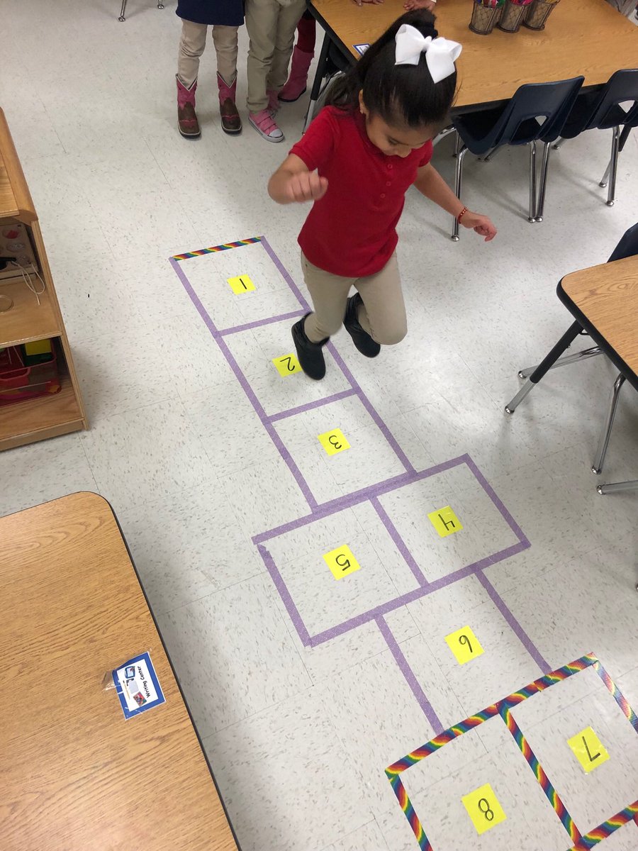 club_pre's tweet photo. Learning how to balance and eye/hand coordination by playing indoor Hop-Scotch #cougarcubbs #bodydevelopment #prek https://t.co/arrs4q7abn