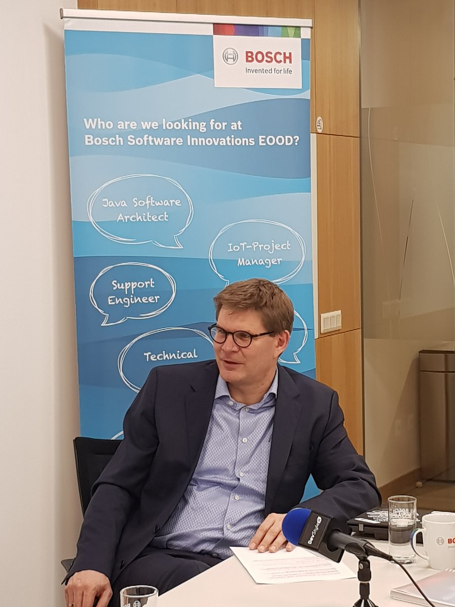 DevStyleR1's tweet image. The tech media for developers #DevStyleR is visiting the office of @BoschSI Bulgaria! We are happy to have the incredible opportunity to talk to Stefan Ferber, CEO of Bosch Software Innovations!🤩🤩  Follow us to see what he shared with us! @BoschGlobal @Stefferber