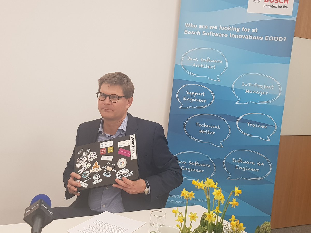 DevStyleR1's tweet image. The tech media for developers #DevStyleR is visiting the office of @BoschSI Bulgaria! We are happy to have the incredible opportunity to talk to Stefan Ferber, CEO of Bosch Software Innovations!🤩🤩  Follow us to see what he shared with us! @BoschGlobal @Stefferber