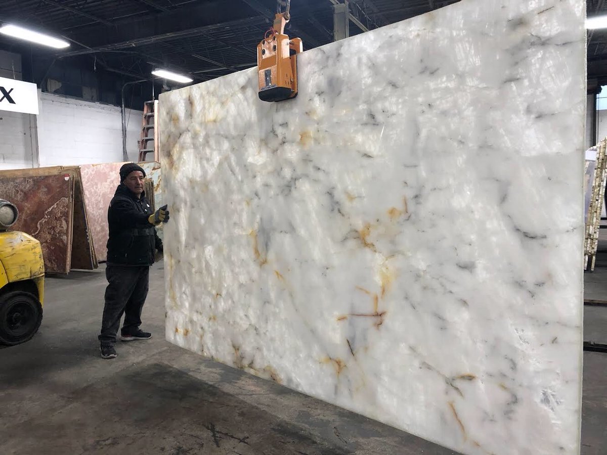 Nash_Granite's tweet photo. Glorious slab of Crystallo! (Photos do it no justice)
.
.
.
.
#nashinventory #crystallo #interiordesign #interiordesigner#homedecor #nycconstruction #nycstone #wholesale #wholesalestone #ny #importer #naturalstone #homeowner #design #interior  #naturalstone  #interiordesign https://t.co/HAcdTZlNL5